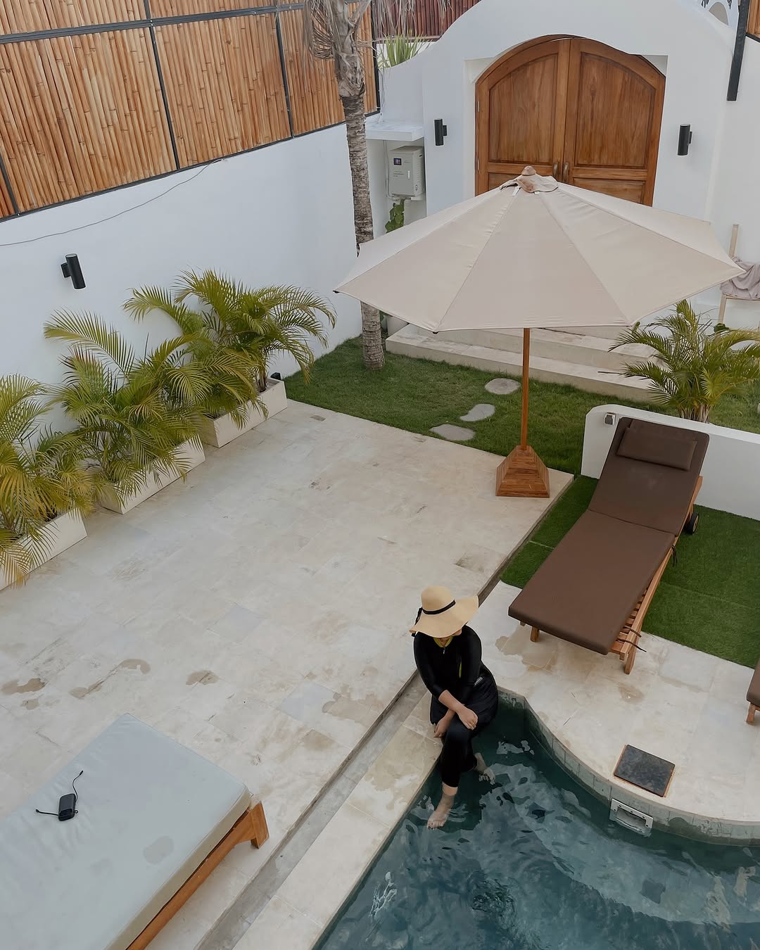 Pool day at Uluwatu Dream Inn, Bali